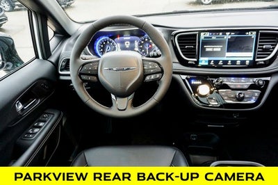 2026 Chrysler Pacifica Select AWD