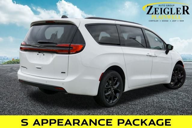 2026 Chrysler Pacifica Select AWD