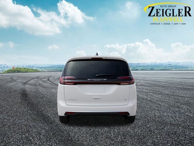 2027 Chrysler Pacifica Select AWD
