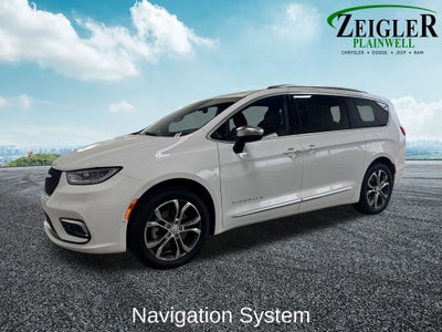 2025 Chrysler Pacifica Pinnacle Power moonroof
