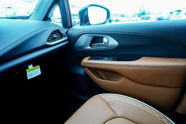 2026 Chrysler Pacifica Pinnacle AWD