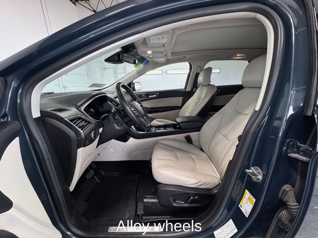 2019 Ford Edge Titanium Panoramic Vista Roof