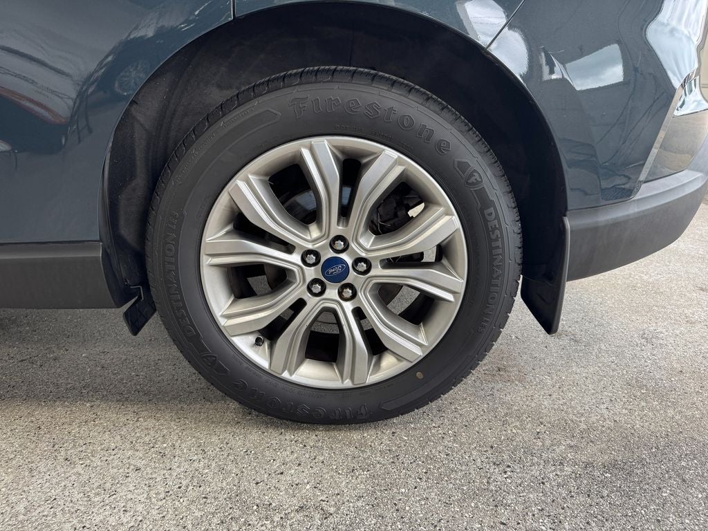 2019 Ford Edge Titanium Panoramic Vista Roof