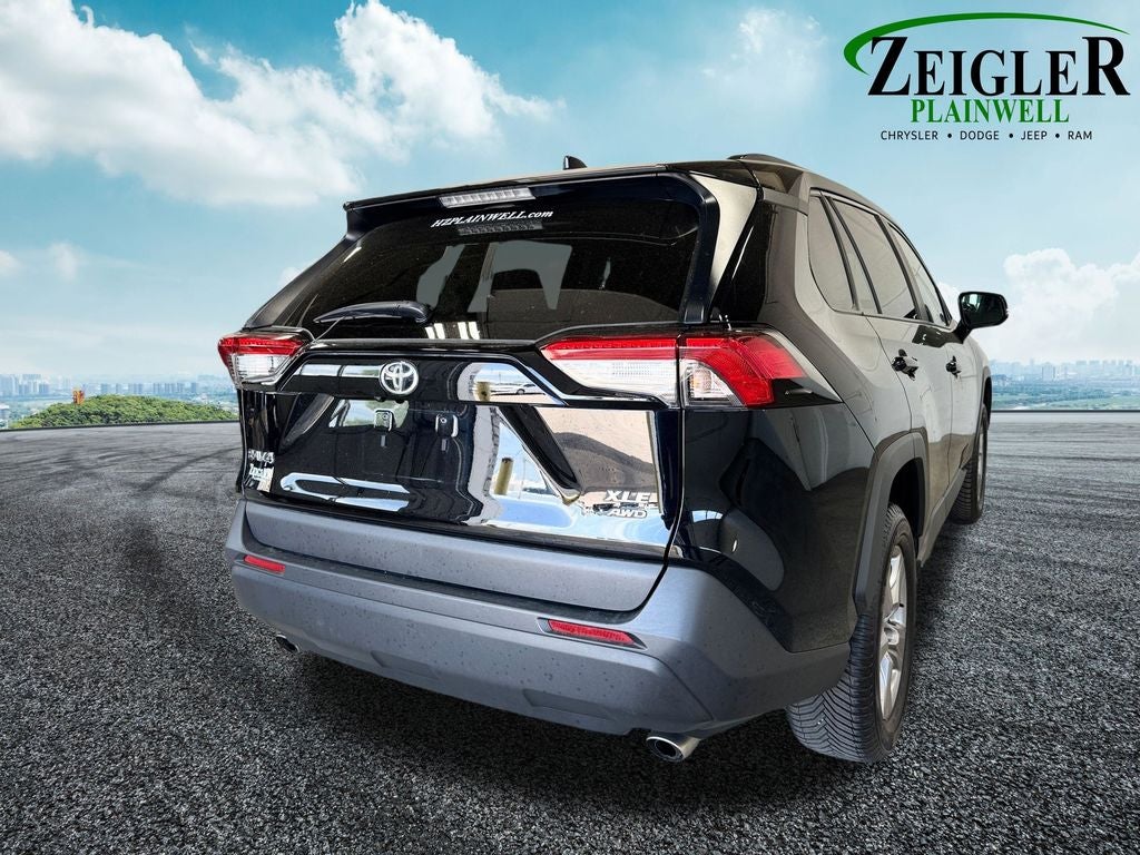 2022 Toyota RAV4 XLE