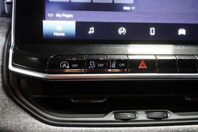 2023 Jeep Compass Latitude Lux Apple CarPlay/Android Auto