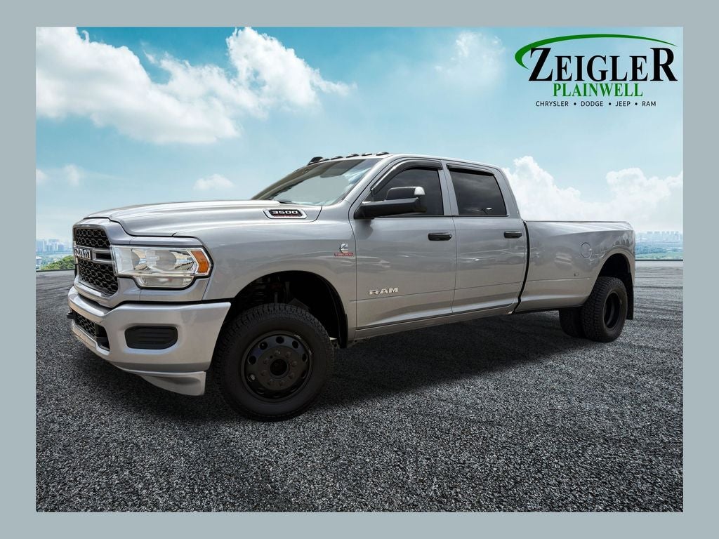 2019 RAM 3500 Tradesman 4X4 Crew Cab LWB's photo