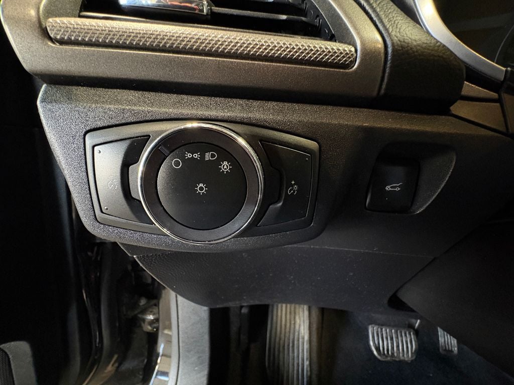 2020 Ford Fusion SE Power Moonroof