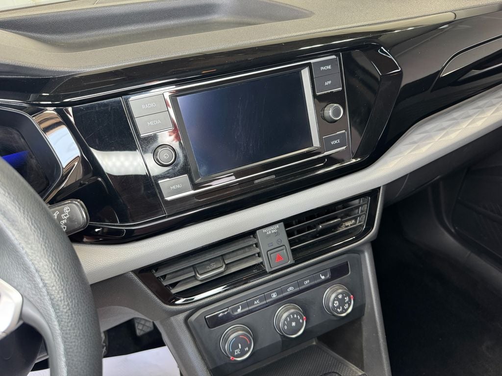 2022 Volkswagen Taos 1.5T S Alloy wheels