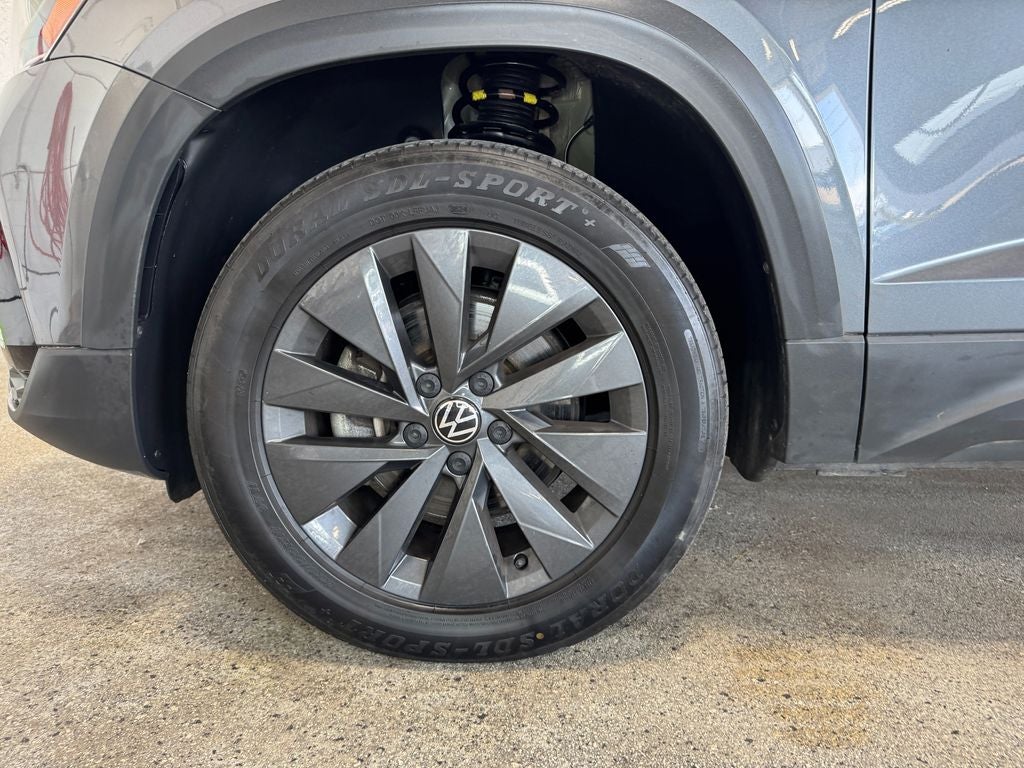 2022 Volkswagen Taos 1.5T S Alloy wheels