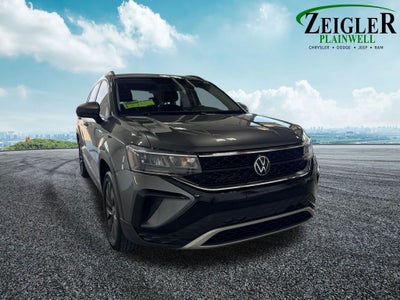 2022 Volkswagen Taos 1.5T S Alloy wheels