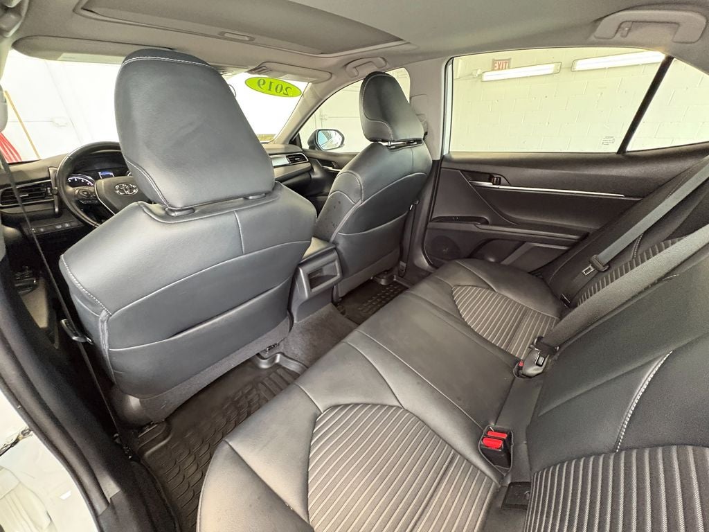 2019 Toyota Camry SE Power Tilt/Slide Moonroof