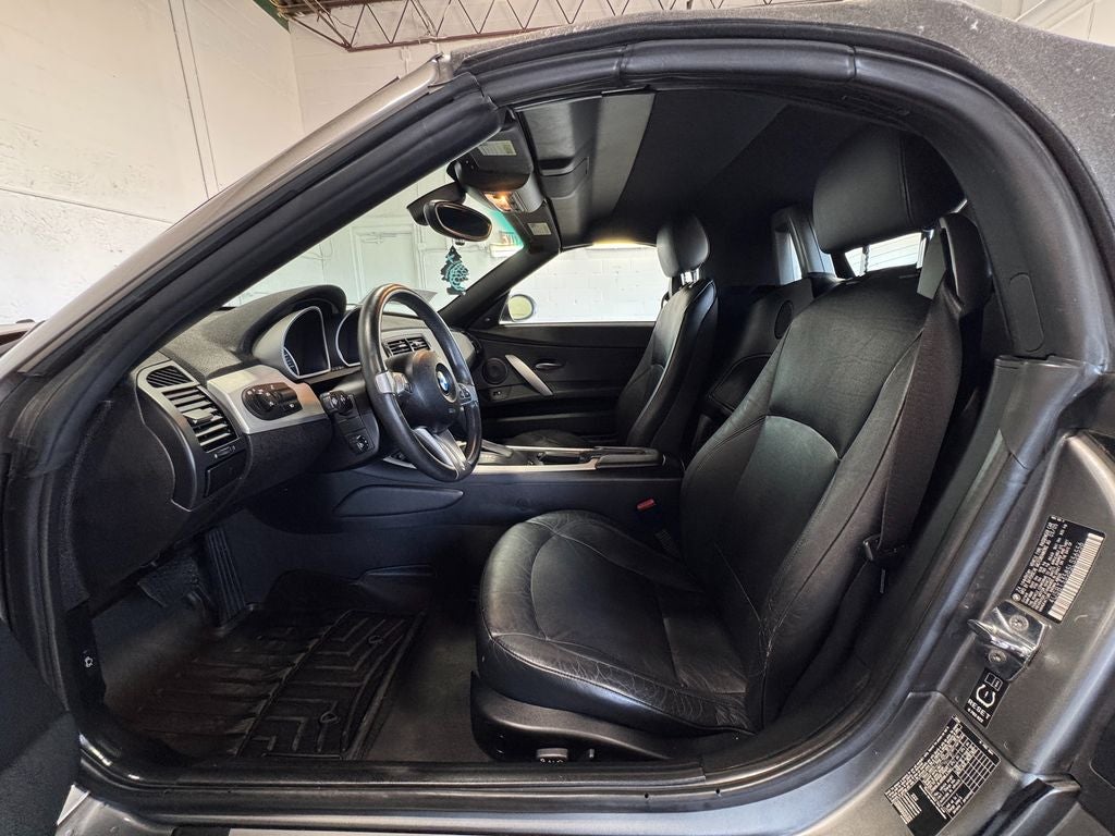 2005 BMW Z4 2.5i