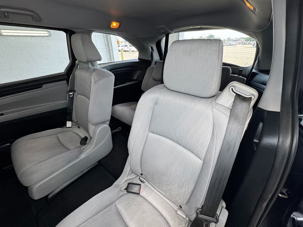 2021 Honda Odyssey LX 3rd row seat
