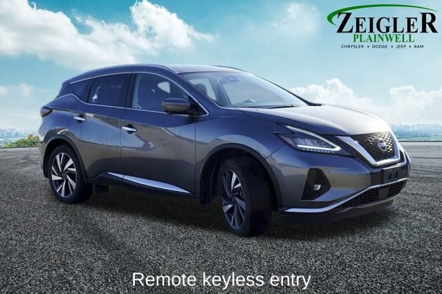 2024 Nissan Murano SL Power moonroof & Navigation System