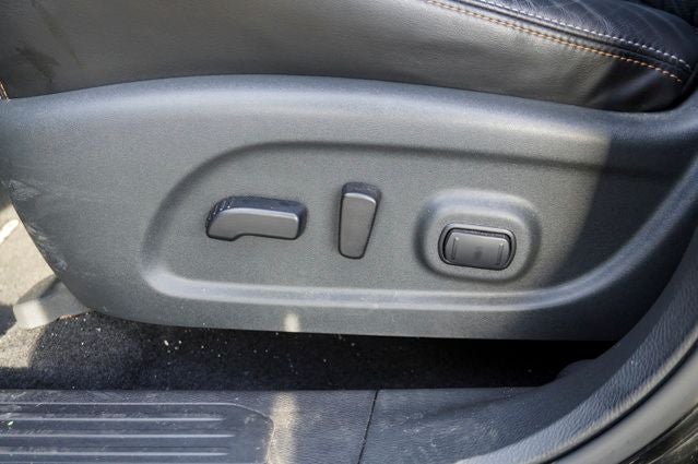 2023 Nissan Murano Platinum Power moonroof & Navigation System