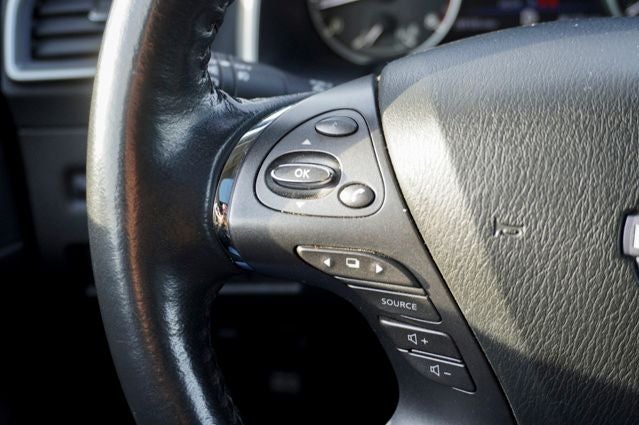 2023 Nissan Murano Platinum Power moonroof & Navigation System