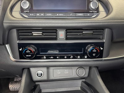 2023 Nissan Rogue SV Panoramic Moonroof