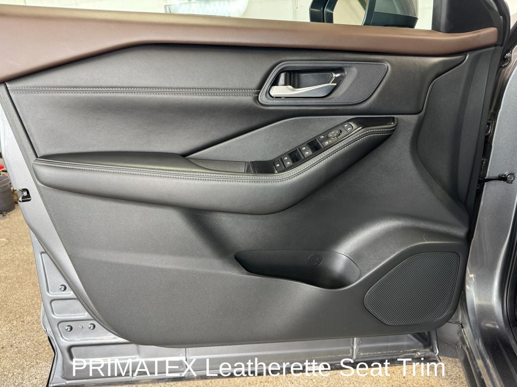 2023 Nissan Rogue SV Panoramic Moonroof