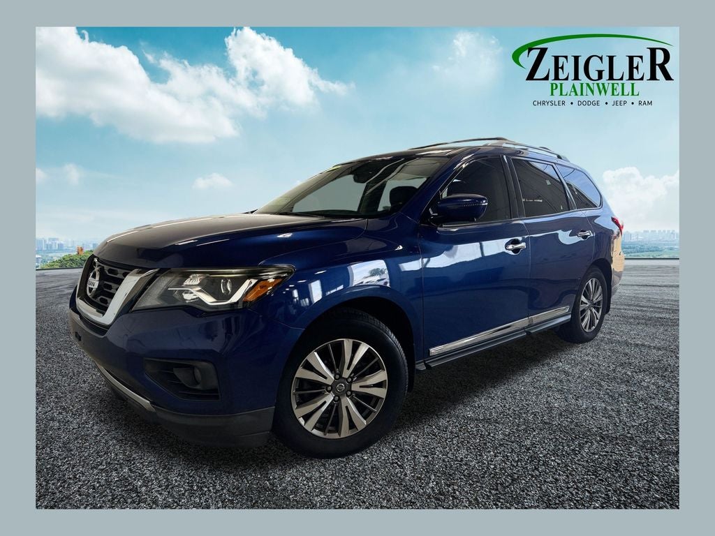 2017 Nissan Pathfinder Platinum 2WD's photo