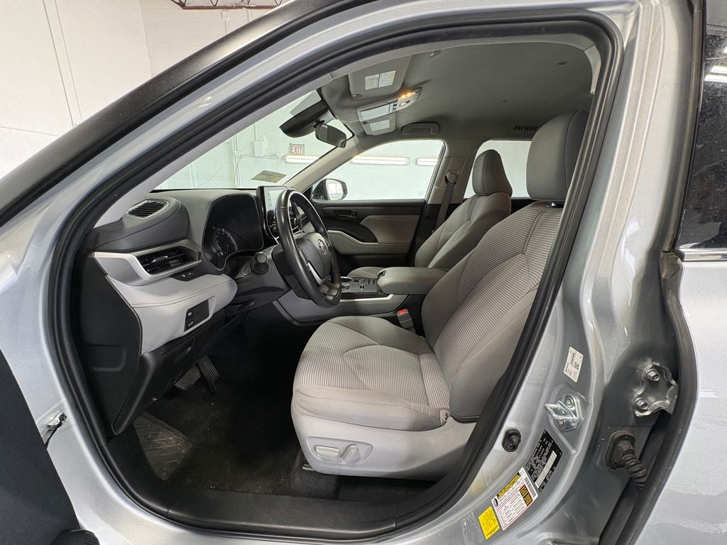 2022 Toyota Highlander Hybrid LE