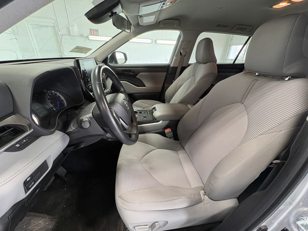 2022 Toyota Highlander Hybrid LE