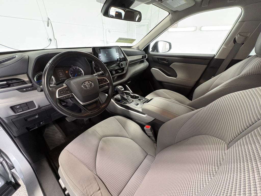 2022 Toyota Highlander Hybrid LE