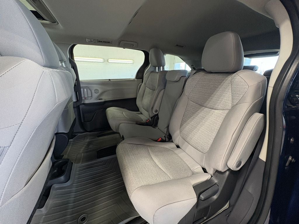 2023 Toyota Sienna LE 8 Passenger
