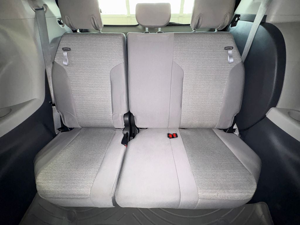 2023 Toyota Sienna LE 8 Passenger