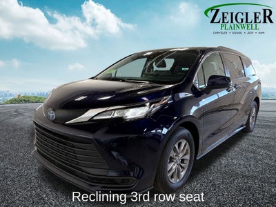 2023 Toyota Sienna LE 8 Passenger