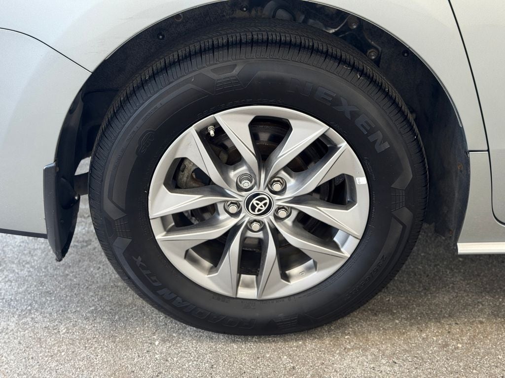 2024 Toyota Sienna XLE 3rd Row Seat