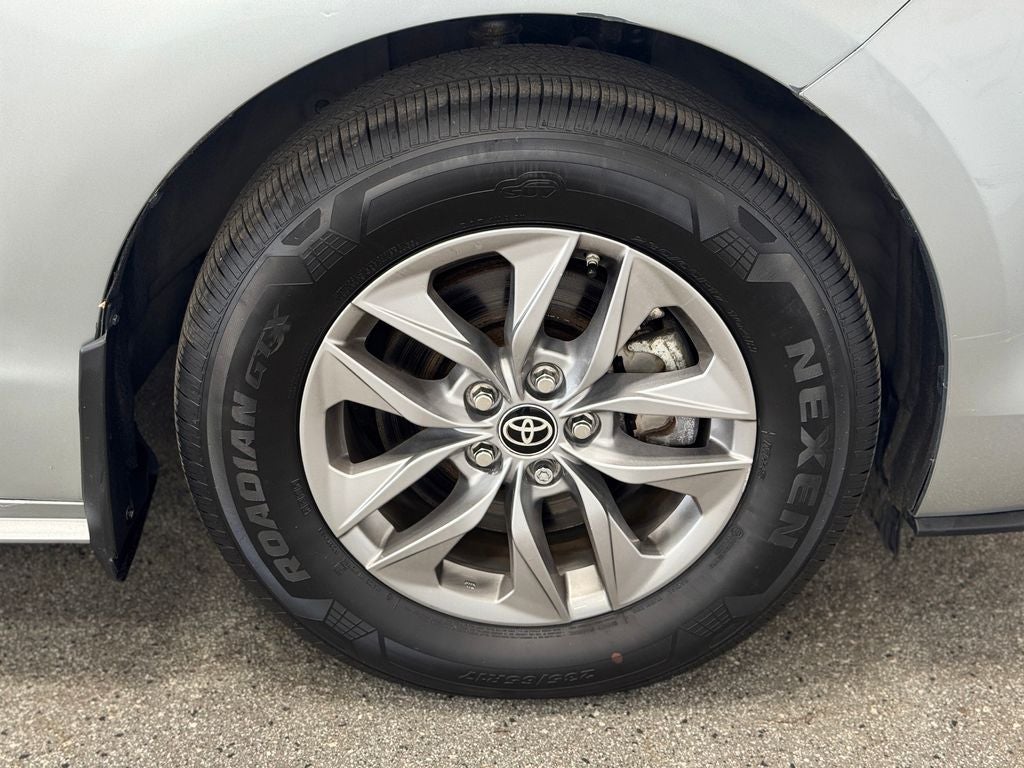 2024 Toyota Sienna XLE 3rd Row Seat
