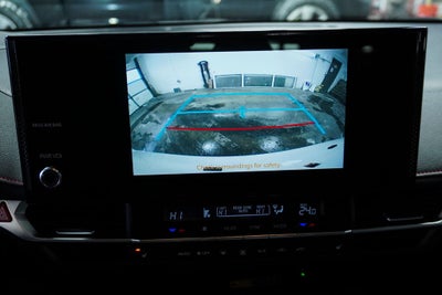 2025 Toyota Sienna XSE Power moonroof & Navigation System