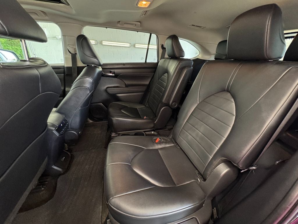 2024 Toyota Highlander Hybrid XLE 3rd row seats