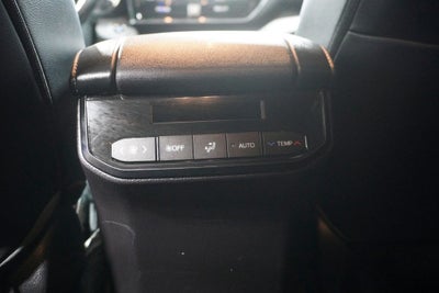 2023 Toyota Highlander XSE Power moonroof & Navigation