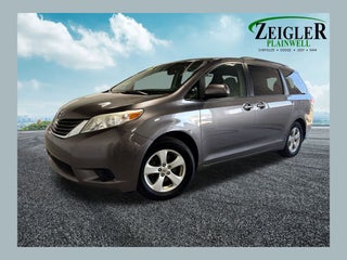 2011 Toyota Sienna LE 8 Passenger