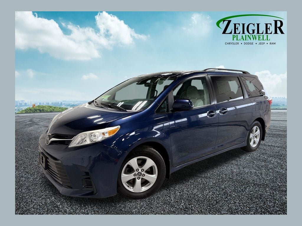 2019 Toyota Sienna LE 8 Passenger