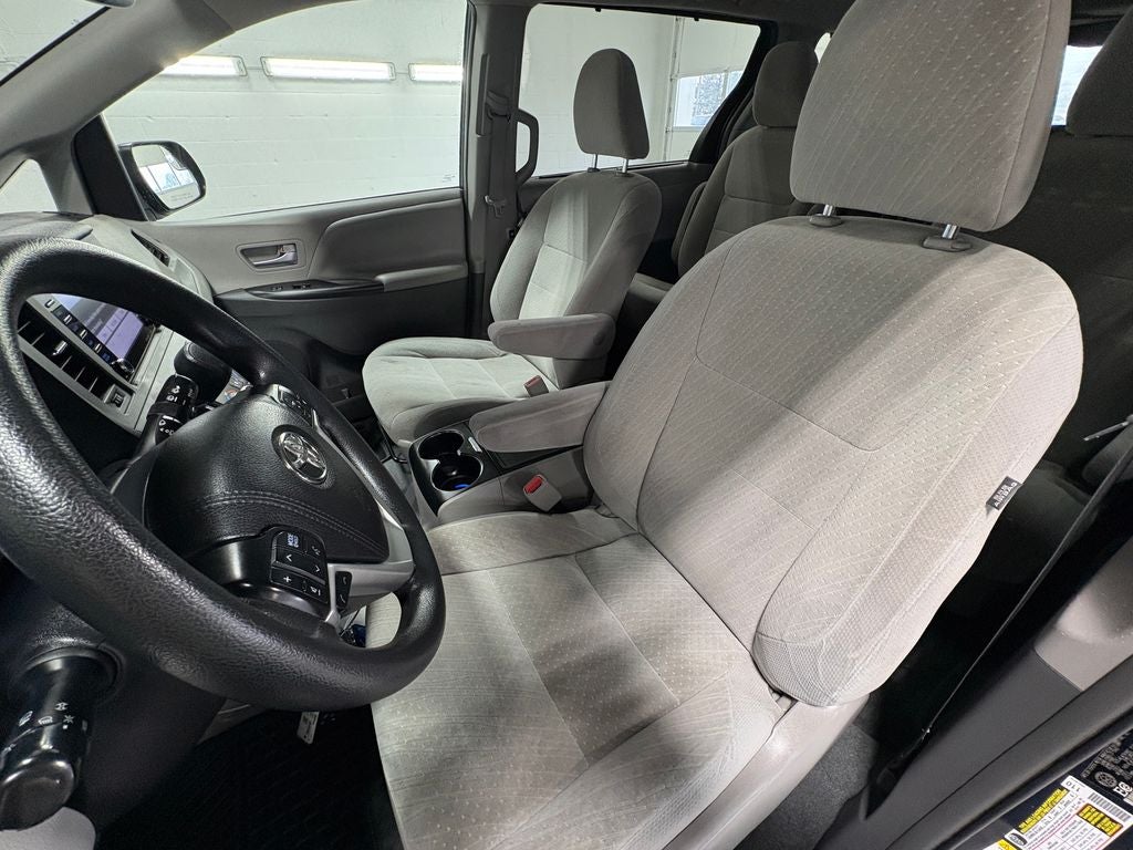 2019 Toyota Sienna LE 8 Passenger