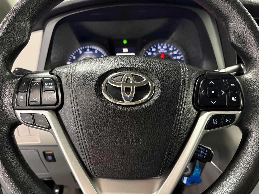 2019 Toyota Sienna LE 8 Passenger