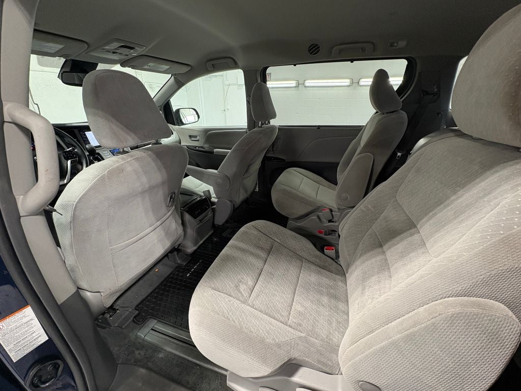 2019 Toyota Sienna LE 8 Passenger