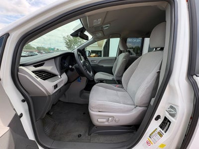 2018 Toyota Sienna LE 8 Passenger