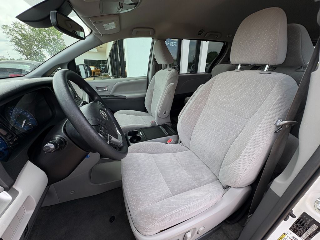 2018 Toyota Sienna LE 8 Passenger