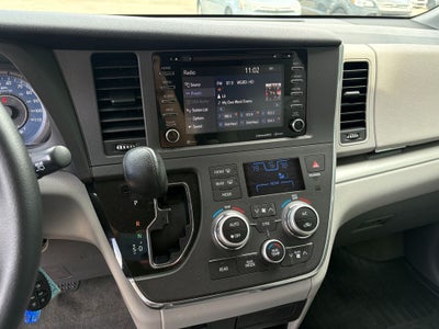2018 Toyota Sienna LE 8 Passenger