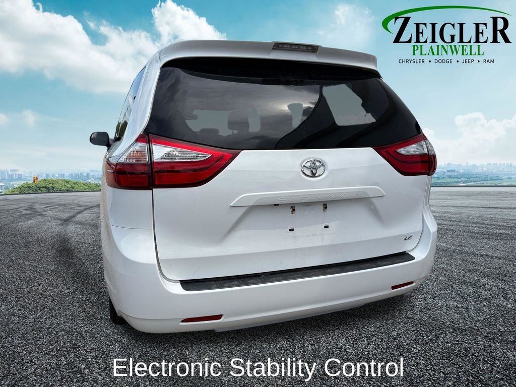 2018 Toyota Sienna LE 8 Passenger