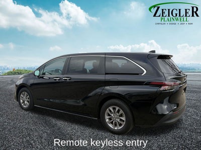 2023 Toyota Sienna XLE 7 Passenger