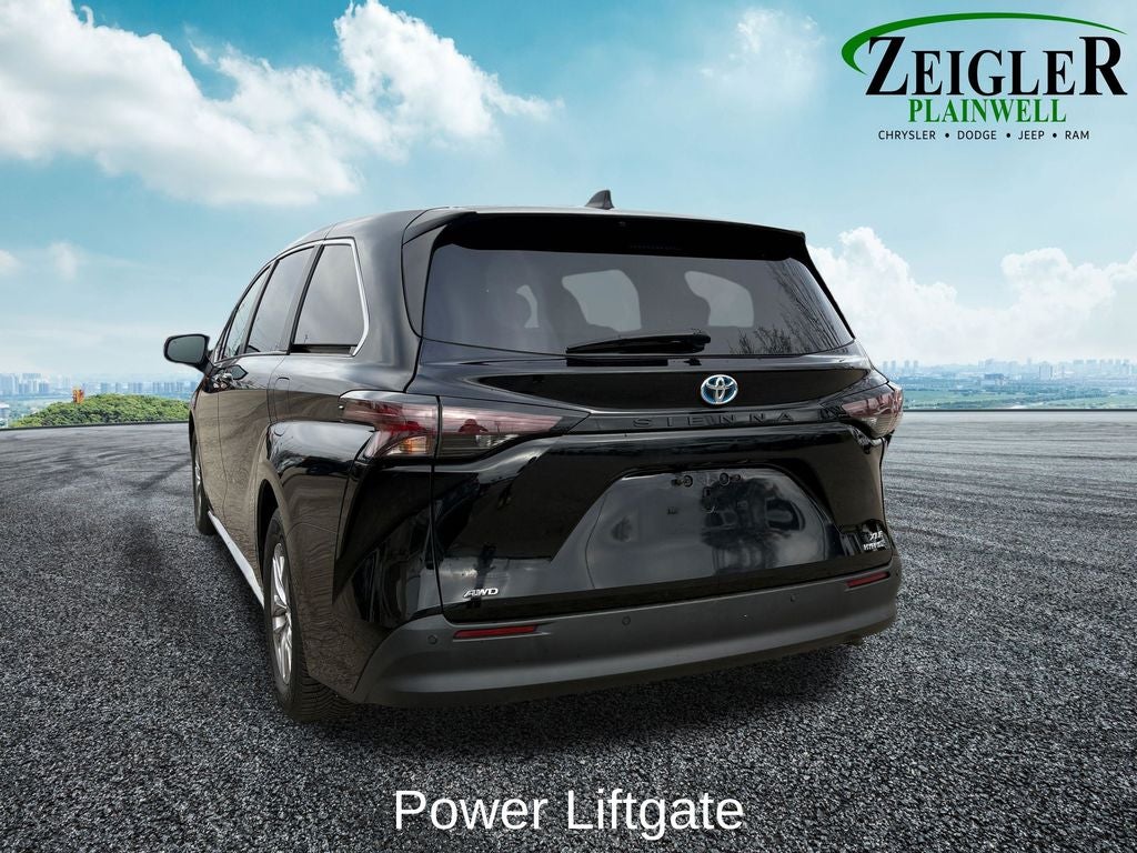 2023 Toyota Sienna XLE 7 Passenger