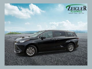 2023 Toyota Sienna XLE 7 Passenger
