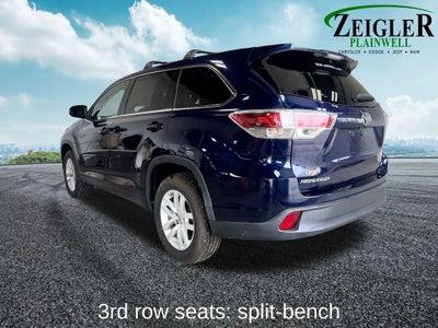 2015 Toyota Highlander LE 3rd row seats