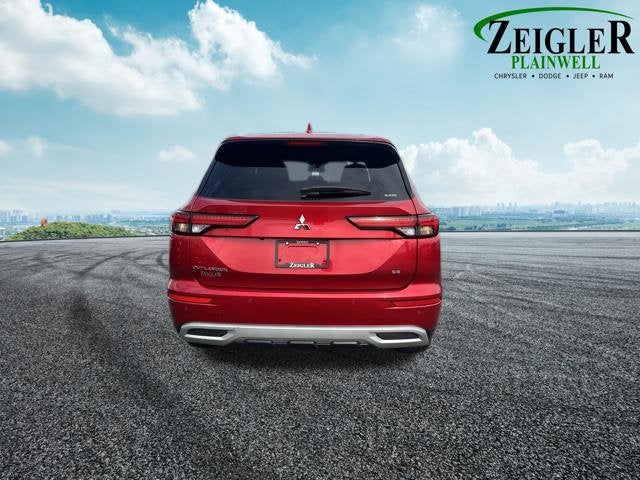 2024 Mitsubishi Outlander Base
