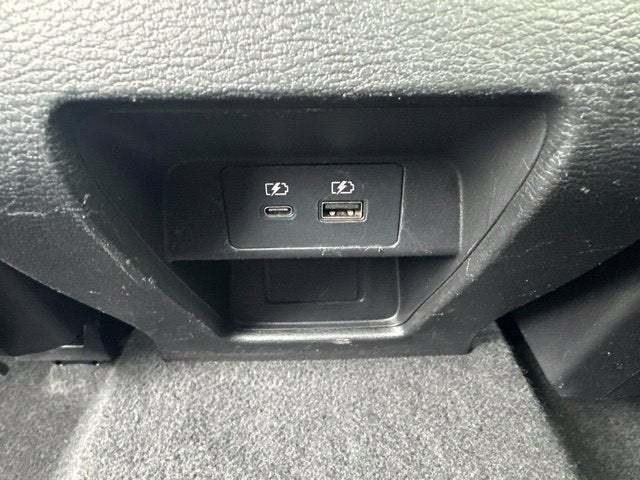 2024 Mitsubishi Outlander Base