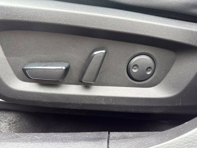 2024 Mitsubishi Outlander Base